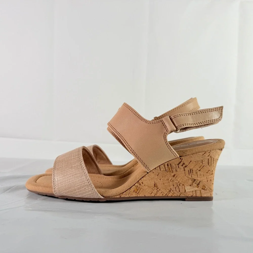 Clarks Kyarra Faye Warm Beige Leather Wedge Sandals Womens 8.5 W